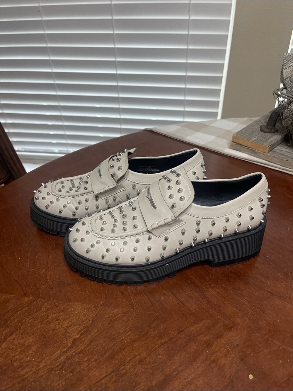 Steve Madden  Malvern Studded Loafers lug - Picture 2 of 10